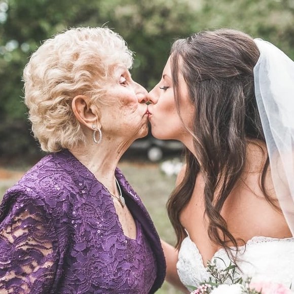 Meet your Posher, Danielle - Picture 1 of 1